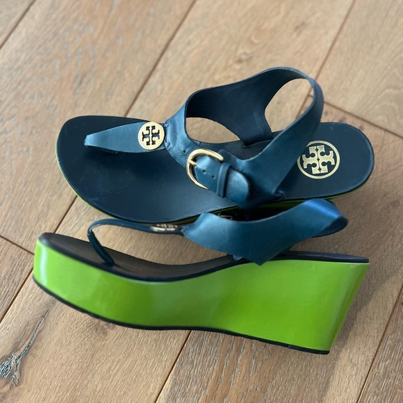 Tory Burch platform sandals - Picture 2 of 5
